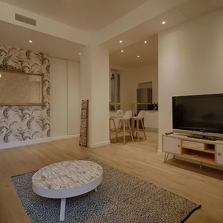 Standing Lorenzo Vero * Ajaccio (Corsica)